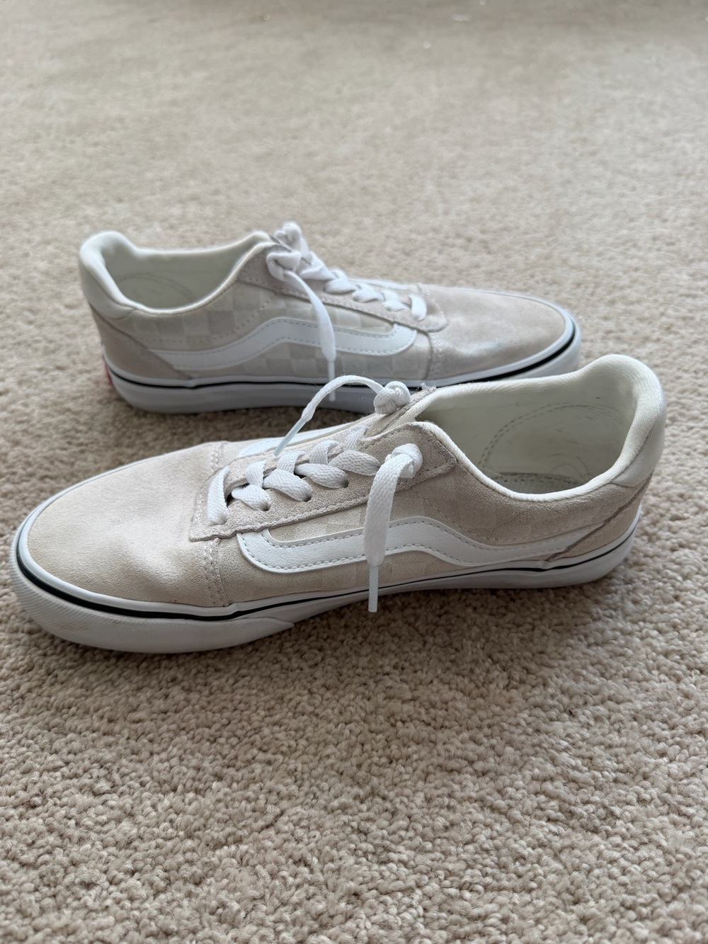 Vans Old Skool sneakers gray cream suede uppers white laces women’s size 7